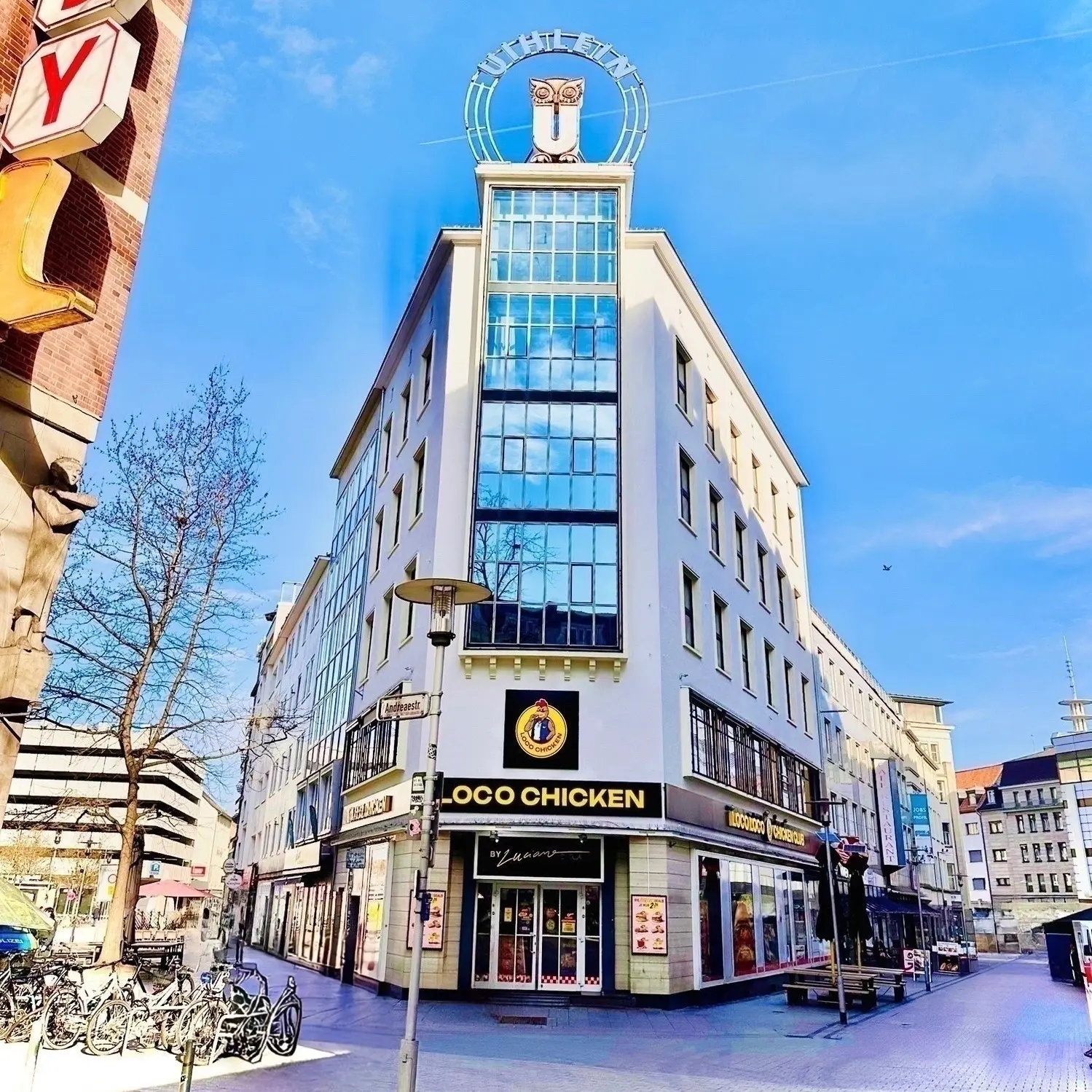 Das Eckgebäude Andreaestraße 2 in Hannover-Mitte, in dem sich die Praxis Patricia Bust befindet